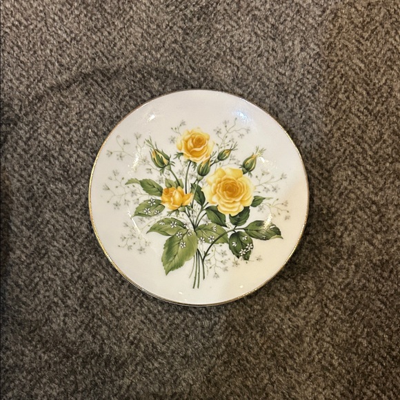 Lot of Vgt plates. Great starter for a plate wall. - Picture 5 of 8